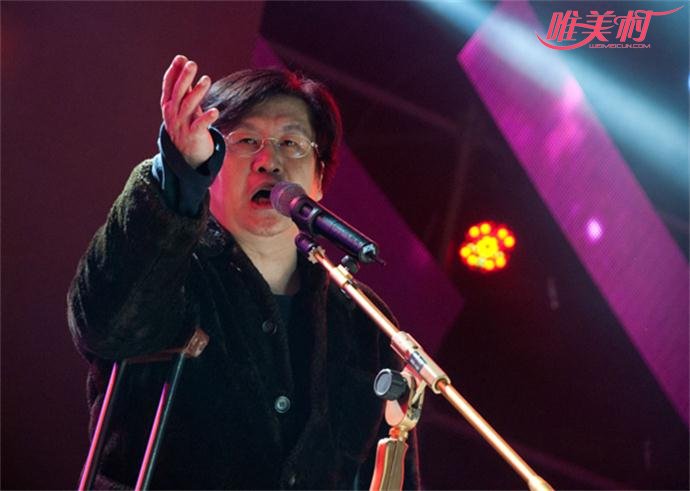 激情演唱的郑智化 激情演唱的郑智化