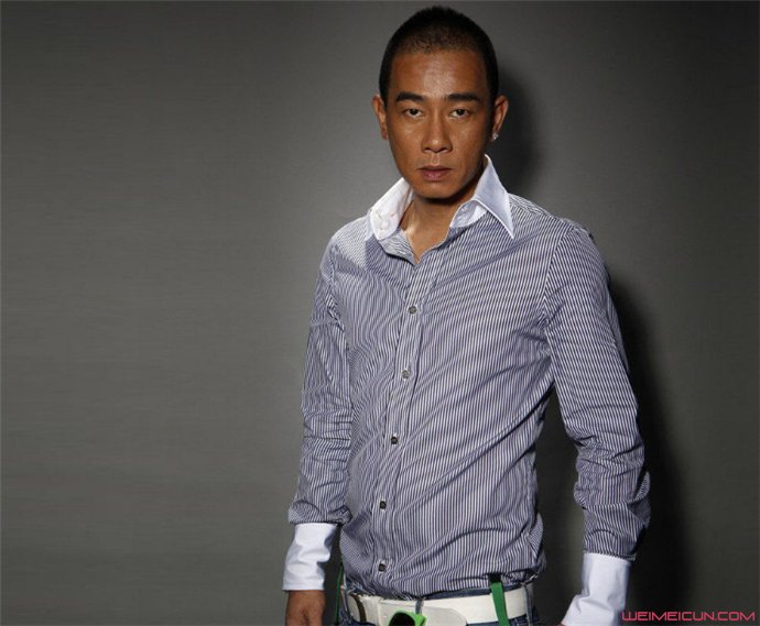 陈小春第一任妻子是谁 陈小春第一任妻子是谁