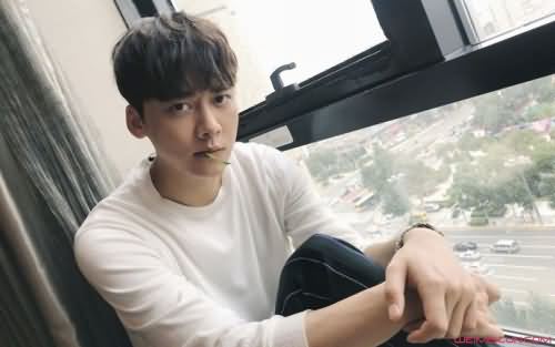 李易峰谈理想型女友 李易峰谈理想型女友