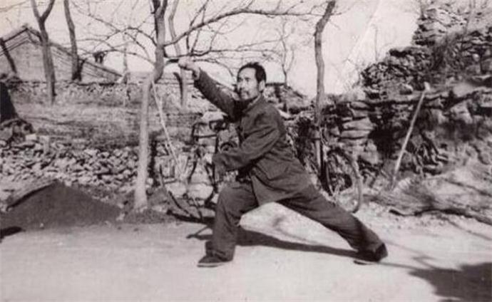 正在习武的宫宝田 正在习武的宫宝田