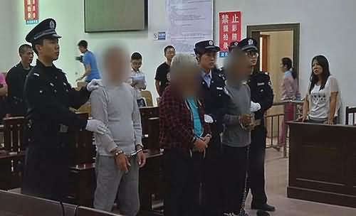 逛街认出被拐儿子