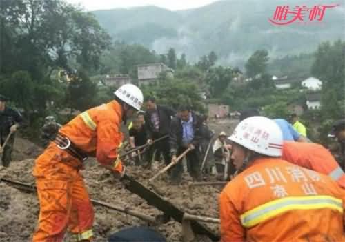 四川凉山发生泥石流后的救援现场 四川凉山发生泥石流后的救援现场