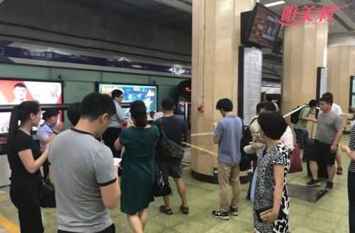 乘客进入轨道 乘客进入轨道
