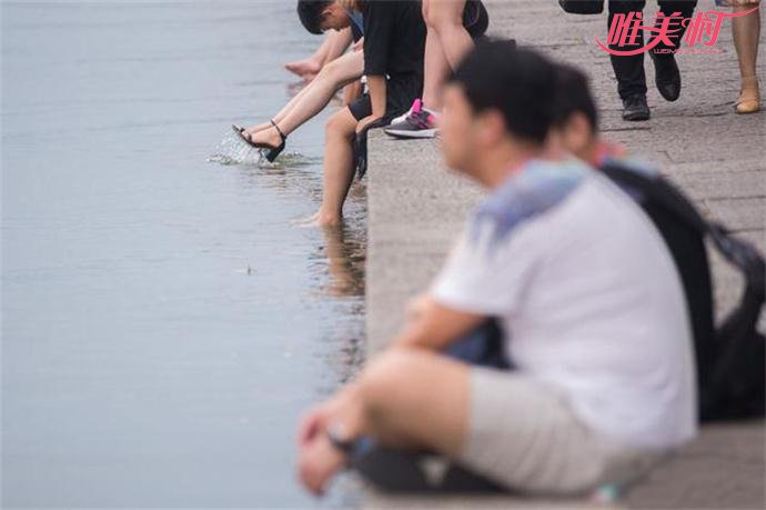 西湖成泡脚池