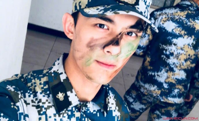 吴磊军训结束自拍 吴磊军训结束自拍