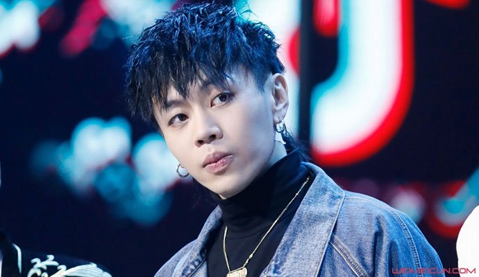 杨文昊忘记关直播