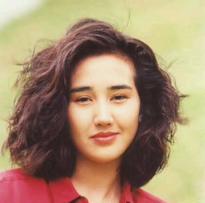 柏安妮凸点三级片 作风大胆豪放的双高才女
