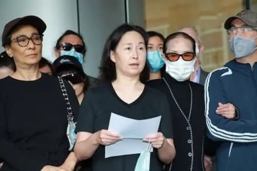 何超琼站C位为什么无人敢抢