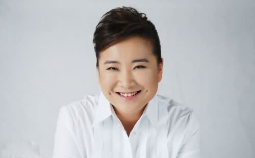 贾玲是姜昆的私生女