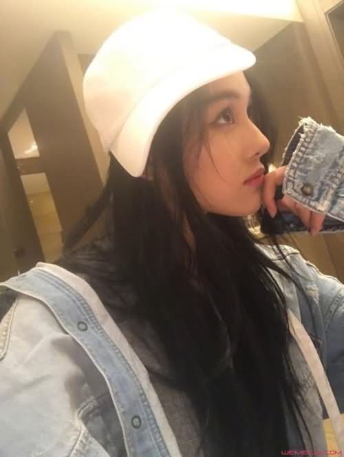 张馨予自拍侧脸 张馨予自拍侧脸