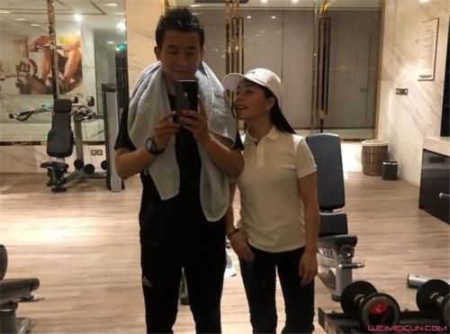 王二妮的老公李飞简历曝光 “青梅竹马”15年终走进婚姻殿堂