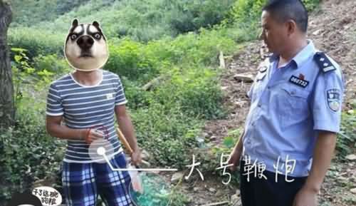 男子用鞭炮炸鱼 男子用鞭炮炸鱼