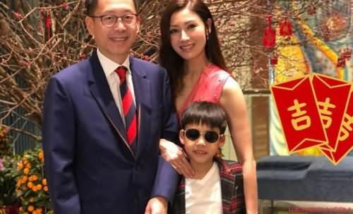 李嘉欣与爱子合影 李嘉欣与爱子合影
