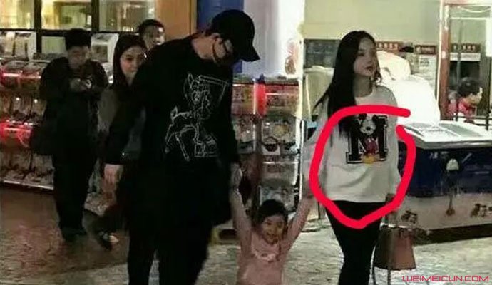 李小璐带女儿购物 李小璐带女儿购物