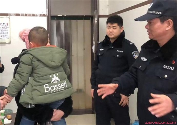 男童找到妈妈 男童找到妈妈