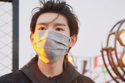 王俊凯王源易烊千玺海报是什么