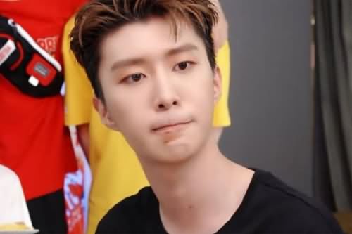 范丞丞洗澡磕破下巴是什么情况