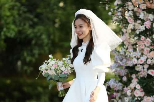 奔跑吧女嘉宾穿婚纱是第几期