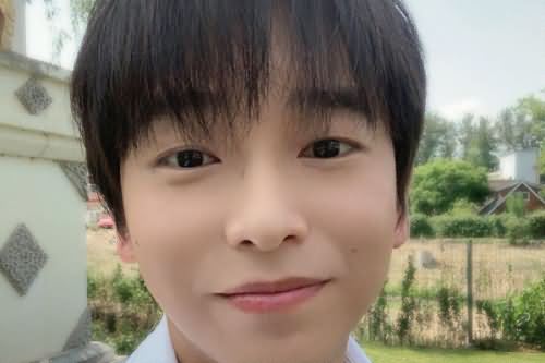 彭昱畅的自拍和他拍什么区别