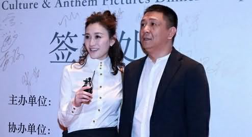 徐佳宁比李小冉大几岁 徐佳宁是二婚吗？