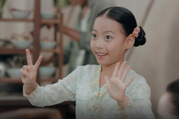 小娘惹月娘小时候的扮演者是谁