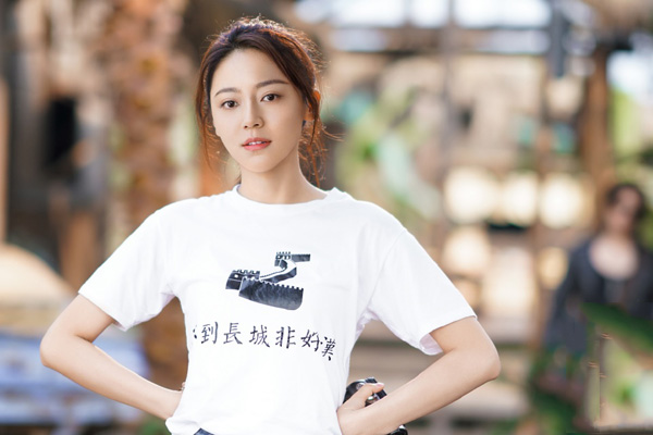 重启之极海听雷哑女的身份是什么