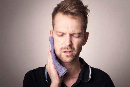 牙龈肿痛怎么做才能缓解